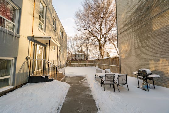 2893 St. Clair 6