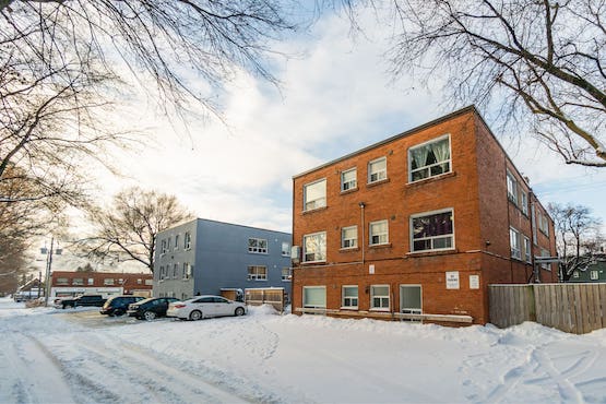 2897 St. Clair 17